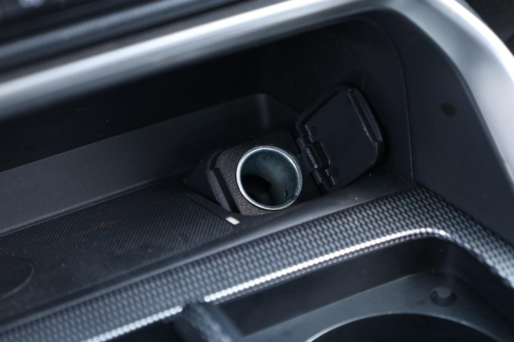 Mazda CX-90 Vehicle Full-screen Gallery Image 18