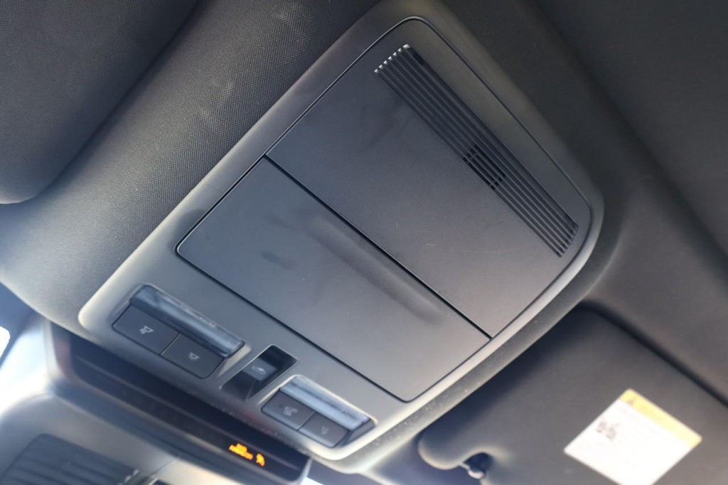 Mazda CX-90 Vehicle Full-screen Gallery Image 20