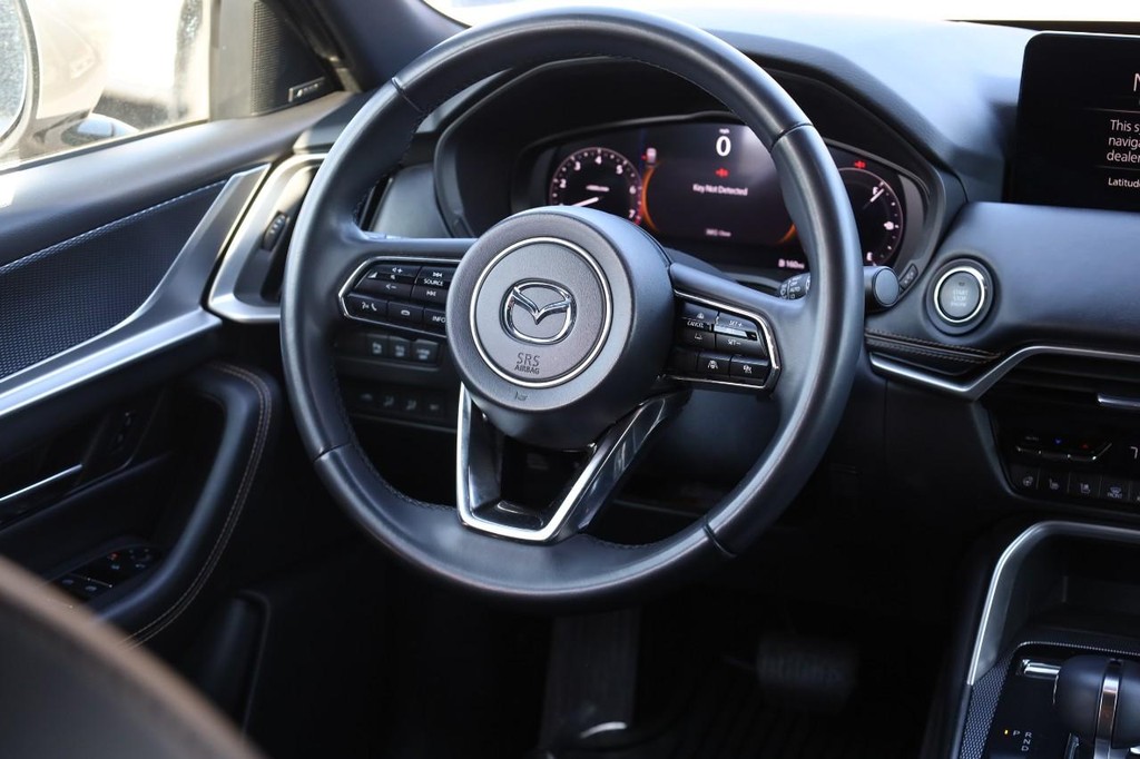 Mazda CX-90 Vehicle Full-screen Gallery Image 28