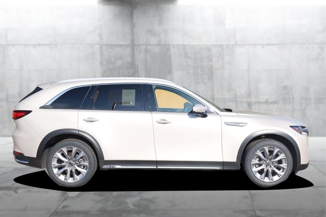 Mazda CX-90 Vehicle Image 05
