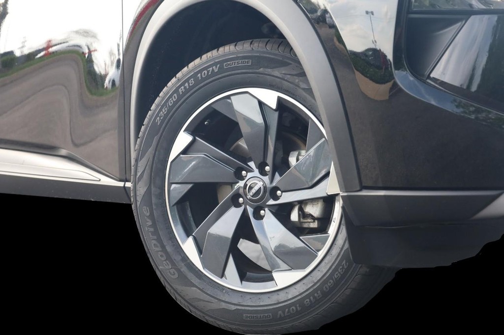 Nissan Rogue Vehicle Image 03