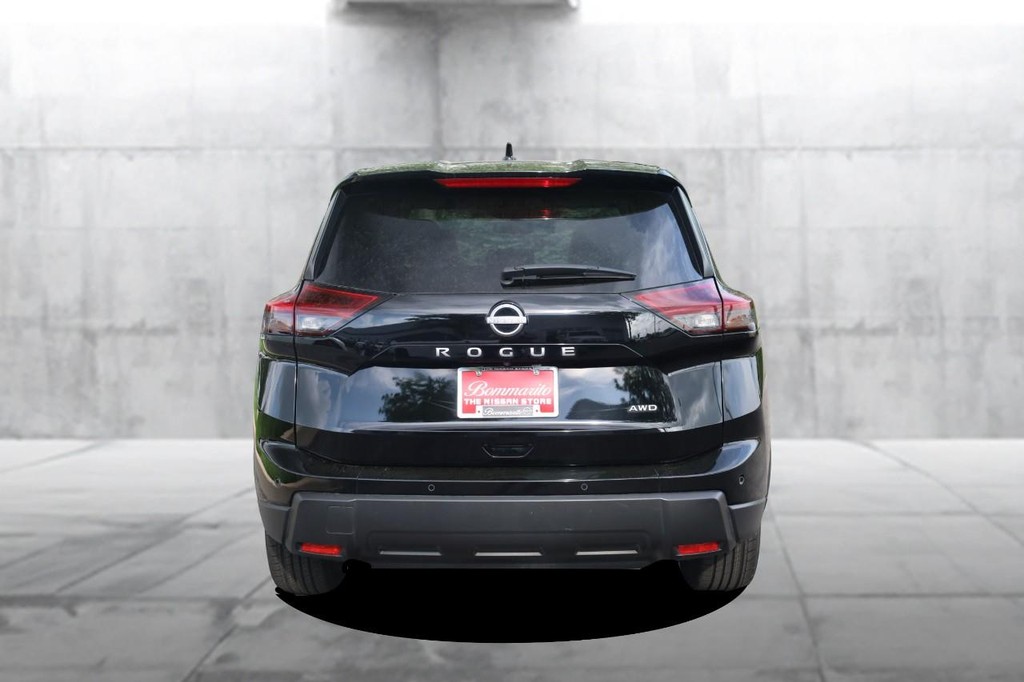 Nissan Rogue Vehicle Image 06