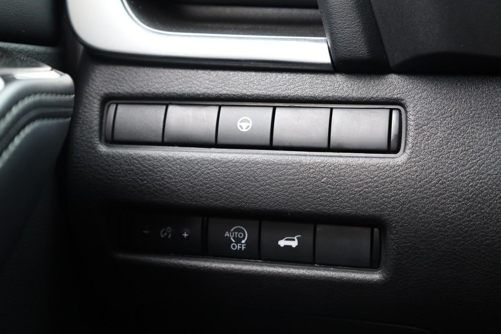 Nissan Rogue Vehicle Image 18