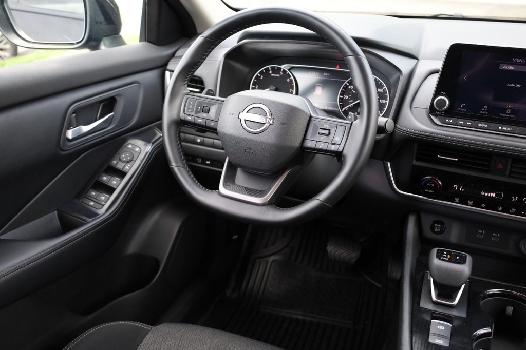 Nissan Rogue Vehicle Image 23