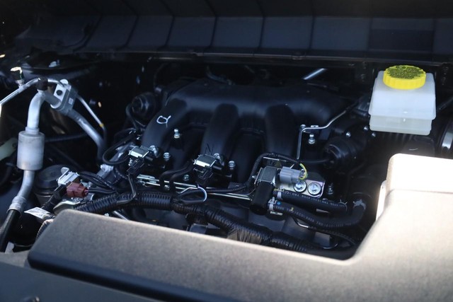 Nissan Pathfinder Vehicle Image 24