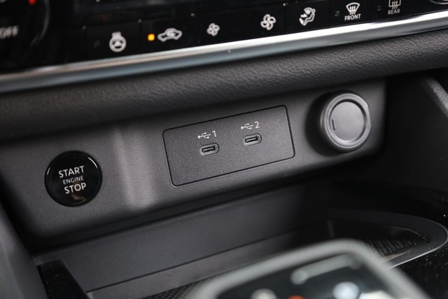 Nissan Rogue Vehicle Image 16