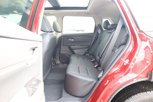 Nissan Rogue Vehicle Image 22