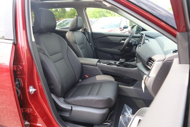Nissan Rogue Vehicle Image 26