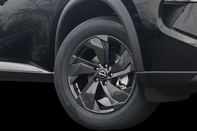 Nissan Rogue Vehicle Image 03