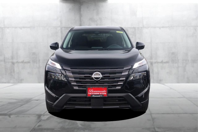 Nissan Rogue Vehicle Image 04