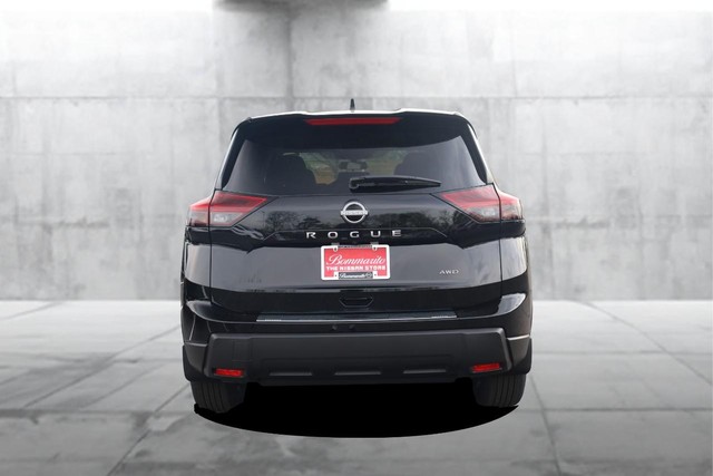 Nissan Rogue Vehicle Image 06
