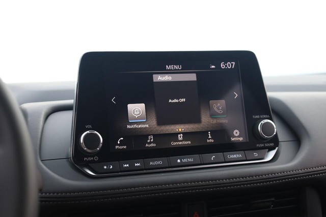 Nissan Rogue Vehicle Image 11
