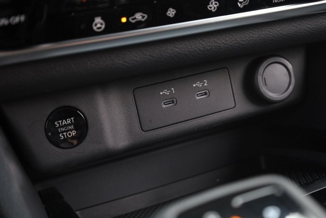 Nissan Rogue Vehicle Image 14