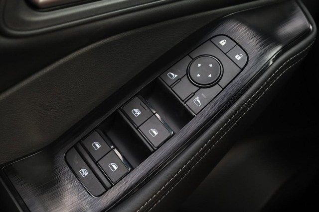 Nissan Rogue Vehicle Image 17