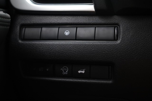Nissan Rogue Vehicle Image 18
