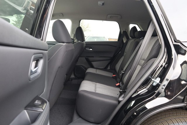 Nissan Rogue Vehicle Image 20