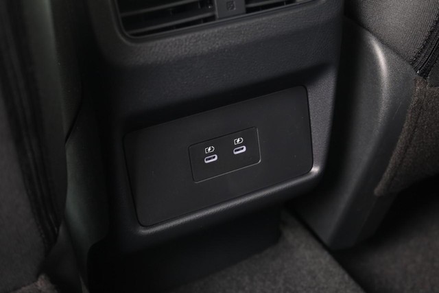 Nissan Rogue Vehicle Image 21