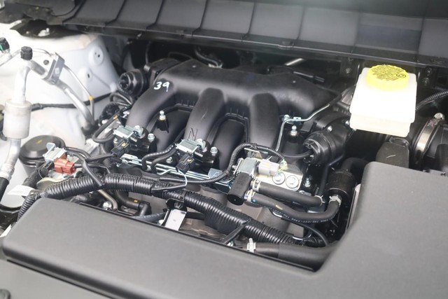 Nissan Pathfinder Vehicle Full-screen Gallery Image 24
