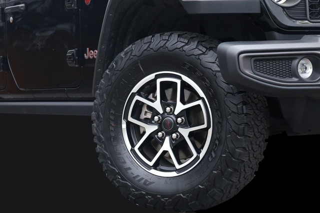 Jeep Wrangler Vehicle Image 03