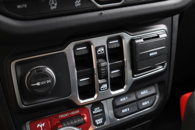 Jeep Wrangler Vehicle Image 14