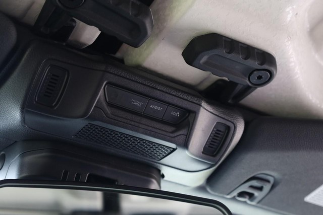 Jeep Wrangler Vehicle Image 17