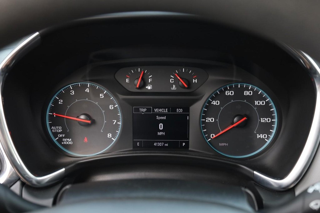 Chevrolet Equinox Vehicle Full-screen Gallery Image 10