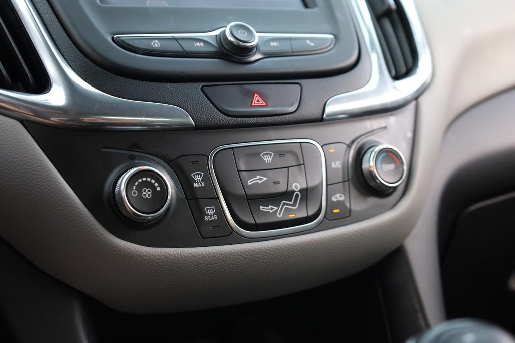 Chevrolet Equinox Vehicle Full-screen Gallery Image 13