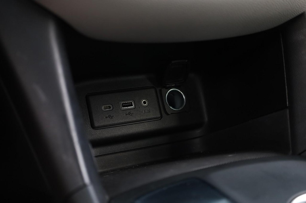 Chevrolet Equinox Vehicle Full-screen Gallery Image 14