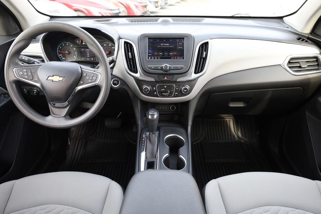 Chevrolet Equinox Vehicle Full-screen Gallery Image 21