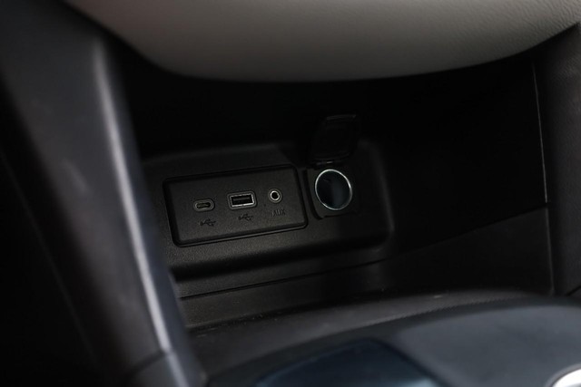 Chevrolet Equinox Vehicle Image 14