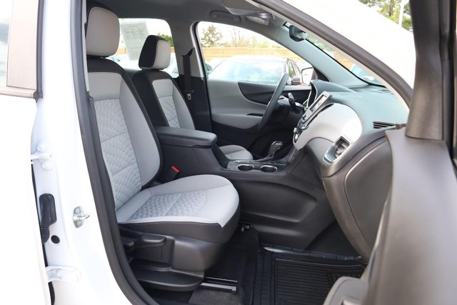Chevrolet Equinox Vehicle Image 23