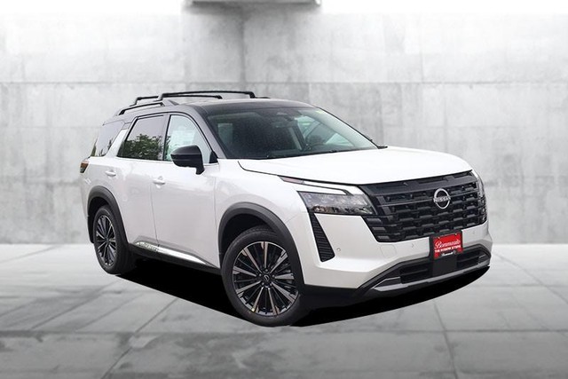 Nissan Pathfinder Vehicle Image 02