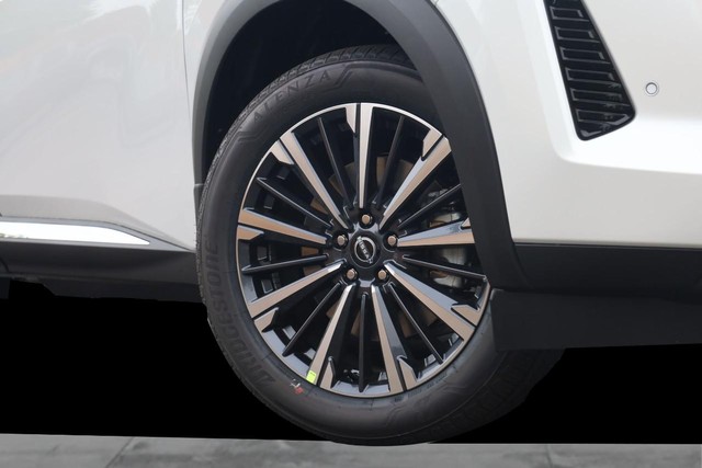 Nissan Pathfinder Vehicle Image 03