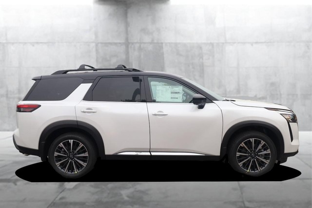 Nissan Pathfinder Vehicle Image 05
