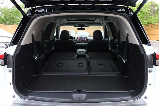 Nissan Pathfinder Vehicle Image 09