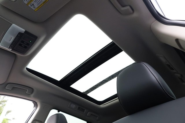 Nissan Pathfinder Vehicle Image 11
