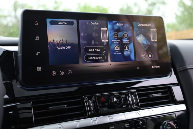 Nissan Pathfinder Vehicle Image 14