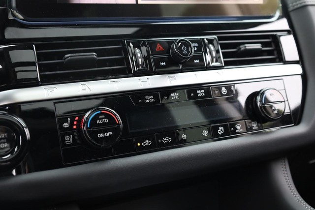 Nissan Pathfinder Vehicle Image 17