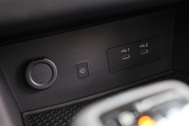 Nissan Pathfinder Vehicle Image 18