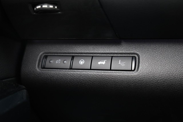 Nissan Pathfinder Vehicle Image 22
