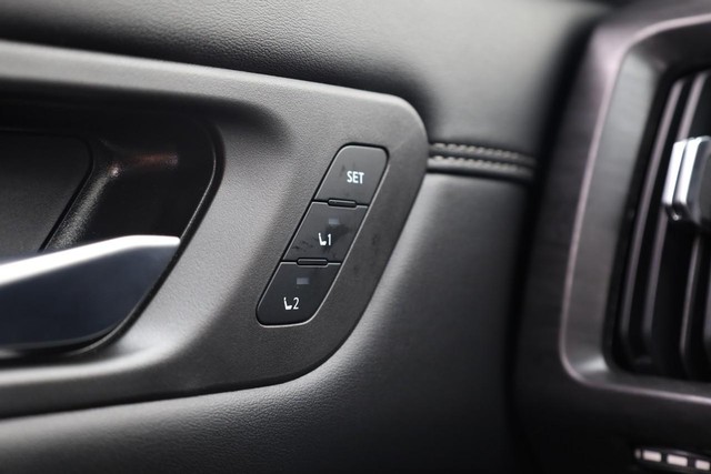 Nissan Pathfinder Vehicle Image 23