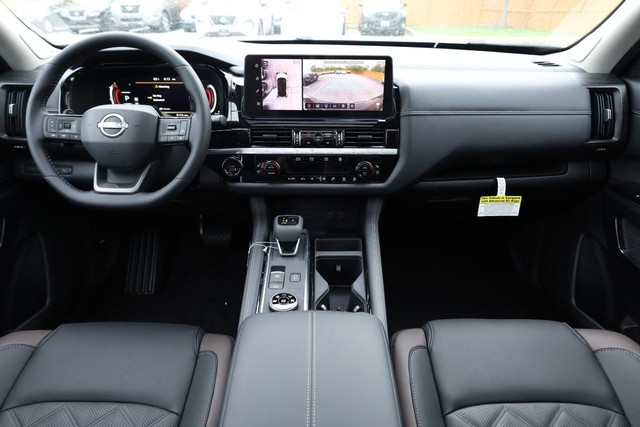 Nissan Pathfinder Vehicle Image 27