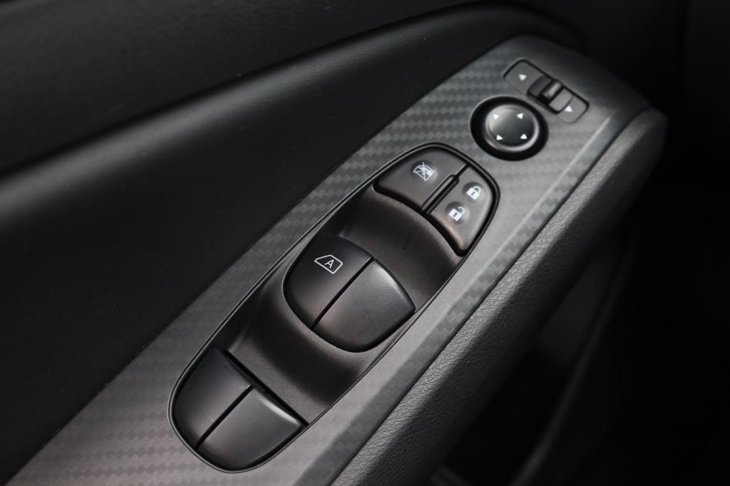 Nissan Altima Vehicle Image 17