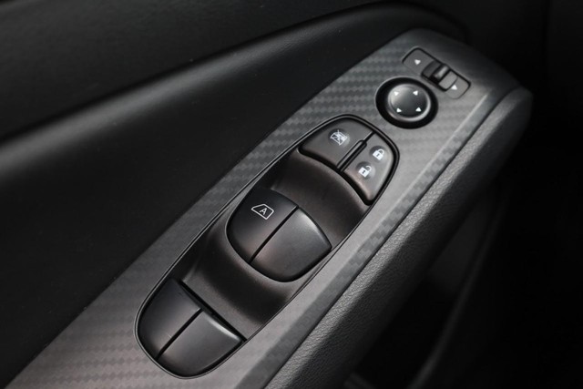 Nissan Altima Vehicle Image 17