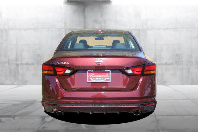 Nissan Altima Vehicle Image 06