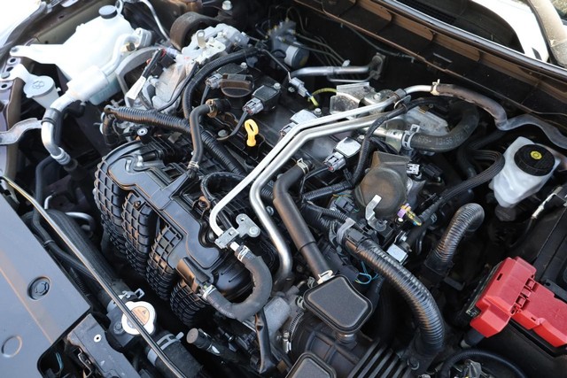 Nissan Altima Vehicle Image 25