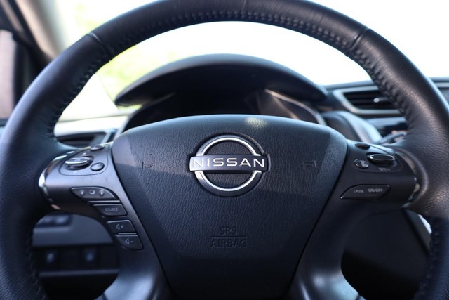Nissan Murano Vehicle Image 09