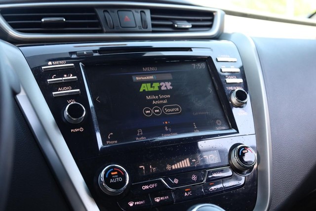 Nissan Murano Vehicle Image 11