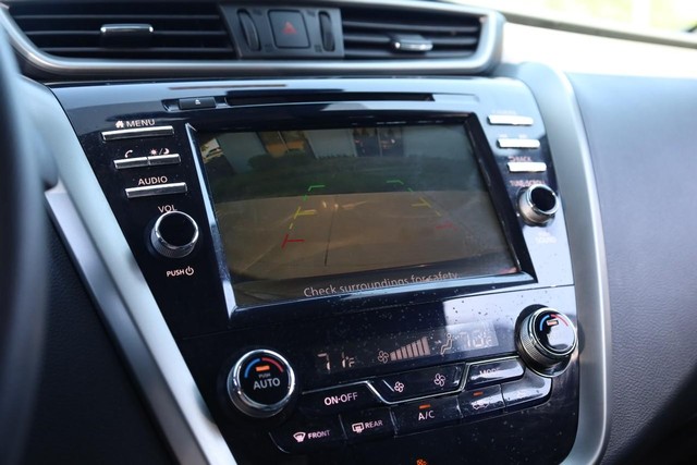 Nissan Murano Vehicle Image 12