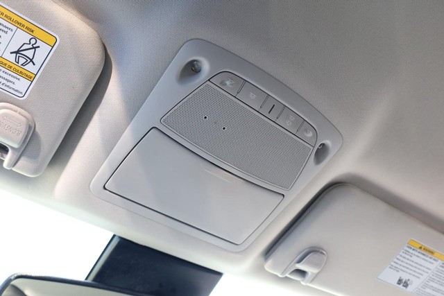 Nissan Murano Vehicle Image 16